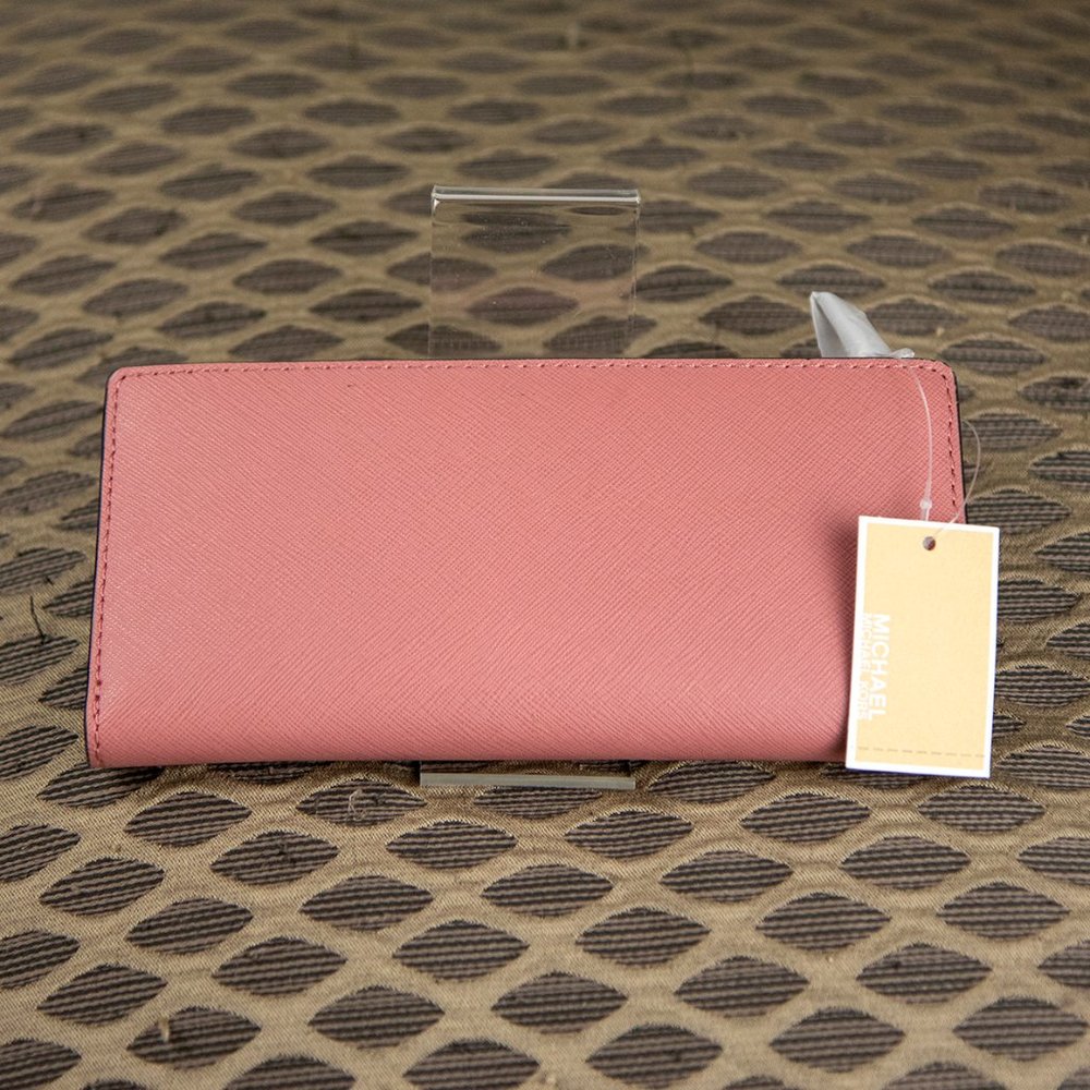 Michael Kors Carryall with ID - Picture 2 of 7
